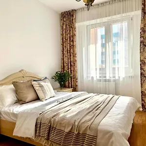 Апартаменты Middle Asia On Kazybek Bi Street 139, Алматы